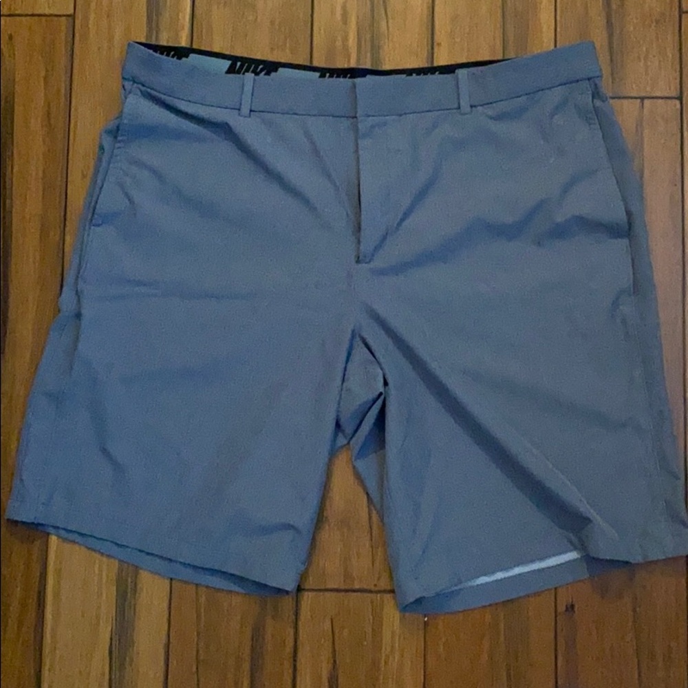 EUC Men’s Nike golf shorts